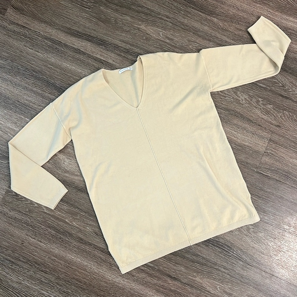 Womens cream sweater size Medium